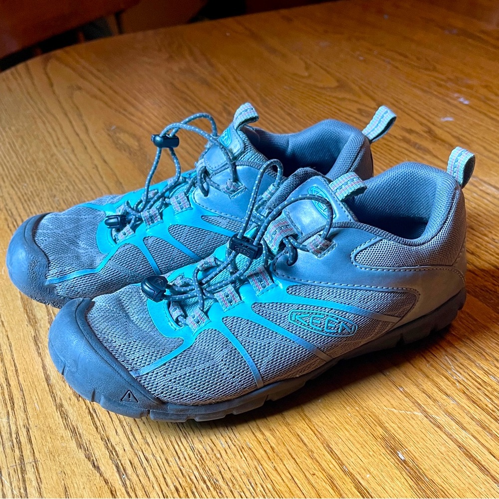 Keen Hiking/outdoor shoes, blue and grey, size 4